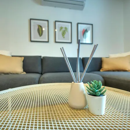 Chic, Bright And Modern 3 Bedrooms Kbas1-1