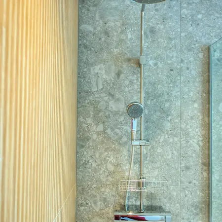 Chic, Bright And Modern 3 Bedrooms Kbas1-1