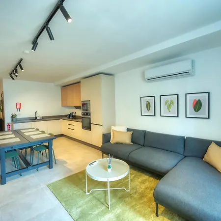 Chic, Bright And Modern 3 Bedrooms Kbas1-1 Apartment