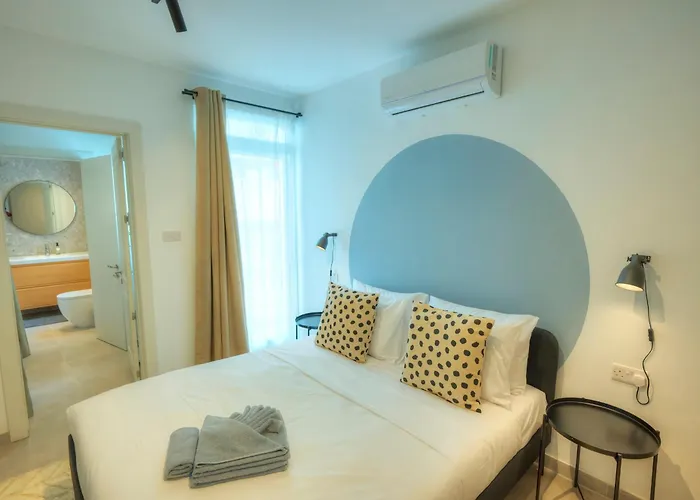 Chic, Bright And Modern 3 Bedrooms Kbas1-1 *