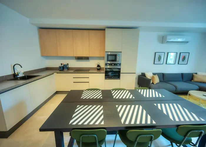 Chic, Bright And Modern 3 Bedrooms Kbas1-1
