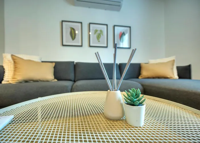 Chic, Bright And Modern 3 Bedrooms Kbas1-1