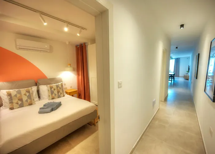 Chic, Bright And Modern 3 Bedrooms Kbas1-1 *