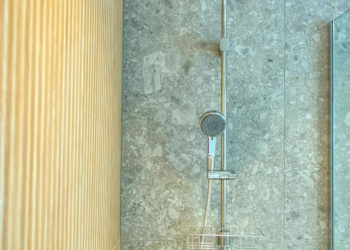 Chic, Bright And Modern 3 Bedrooms Kbas1-1